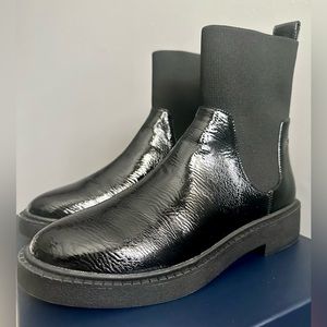andré assous black patent leather boots. size 7